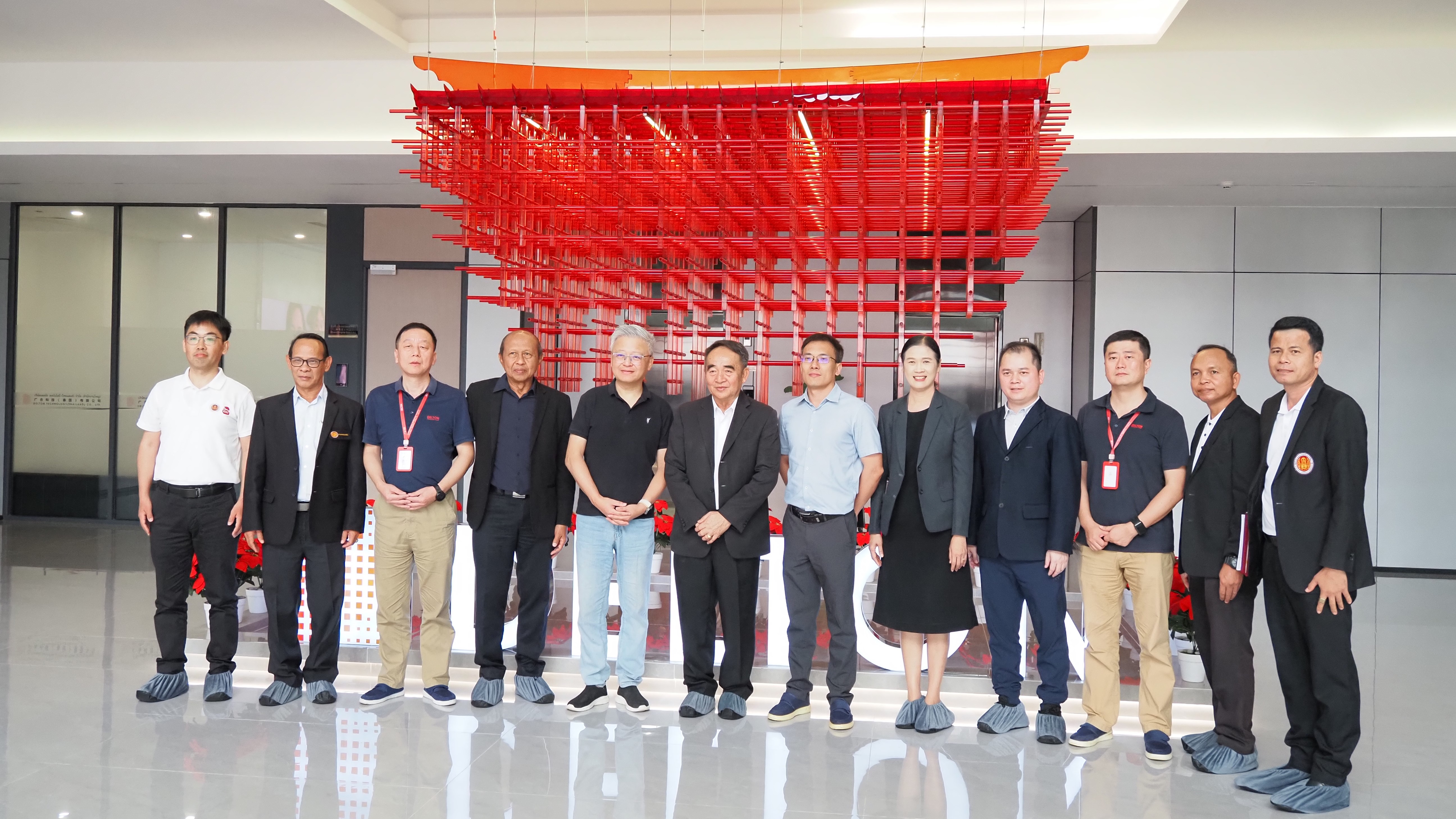 校企合作新突破！泰国888腾博会连签两所院校